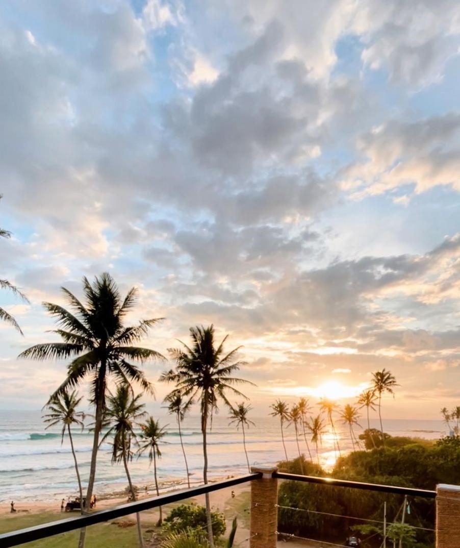 Funky Sol - Sunset Rooftop Bar, Hotel & Restaurant Weligama Buitenkant foto